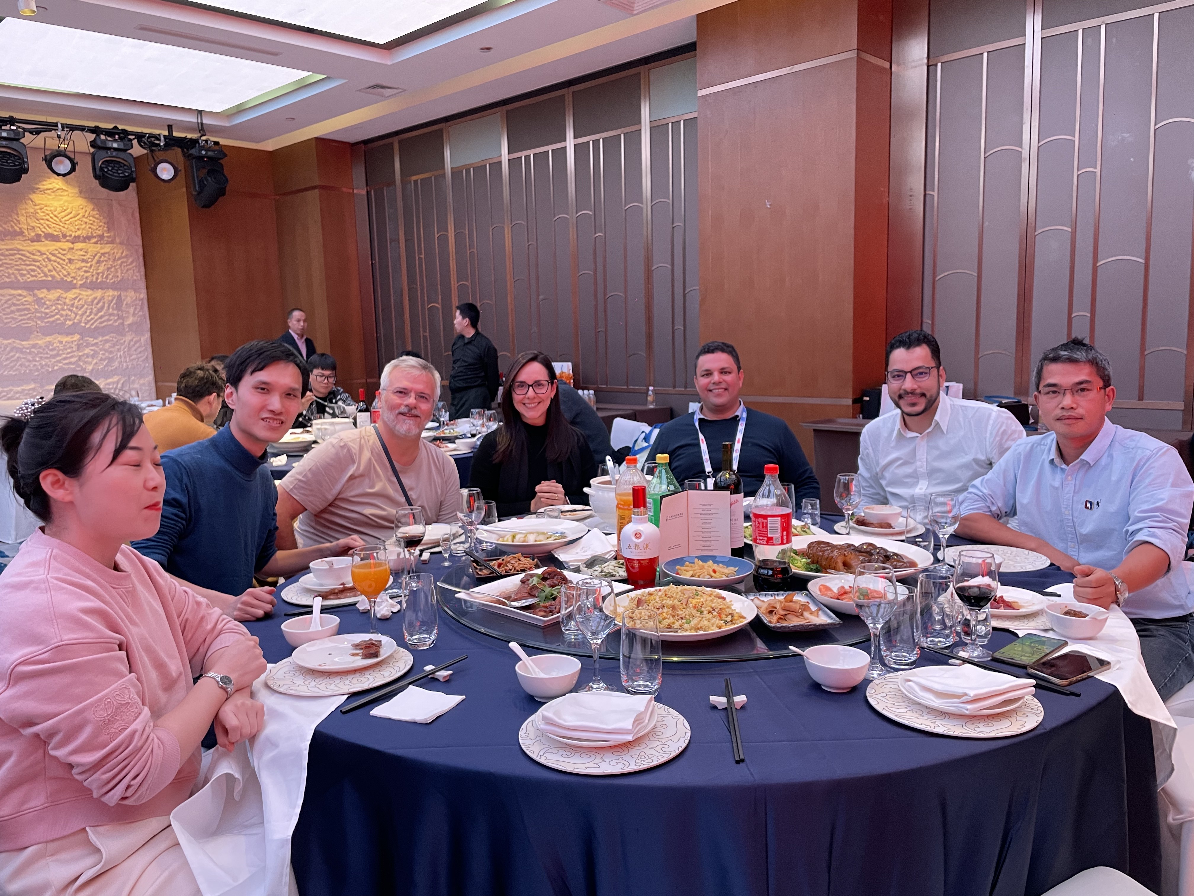 Equipe Valor da China em evento empresarial Brasil–China