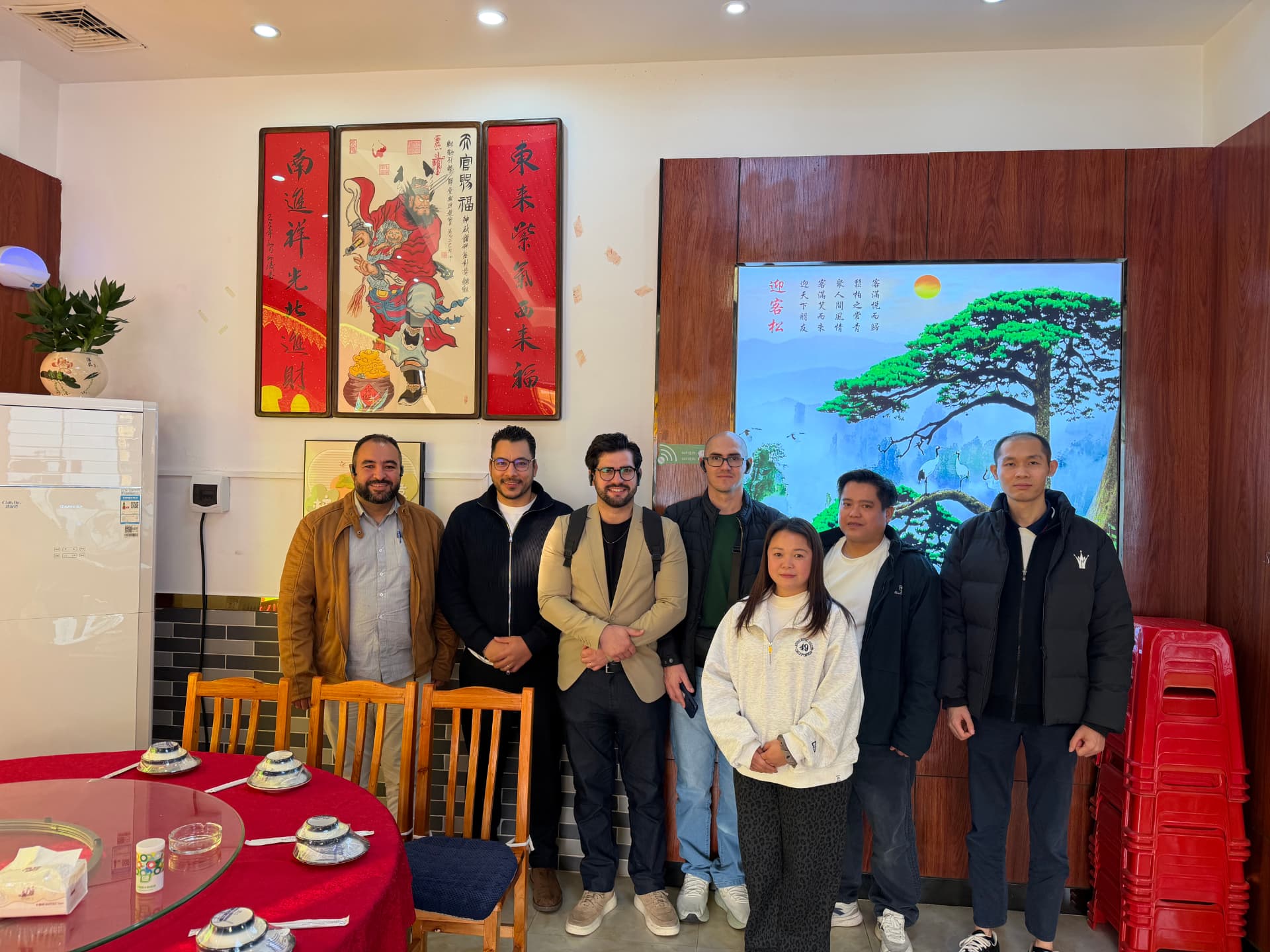 Equipe Valor da China em ambiente de negócios na China